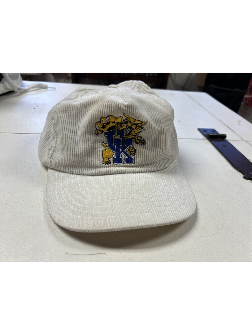 Vtg Embroidered White Kentucky Wildcats Hat SnapBack